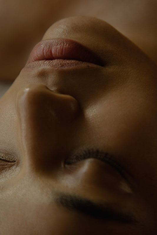 Holistic Facials: A Guide to Glasshouse Skin-care and Therapies