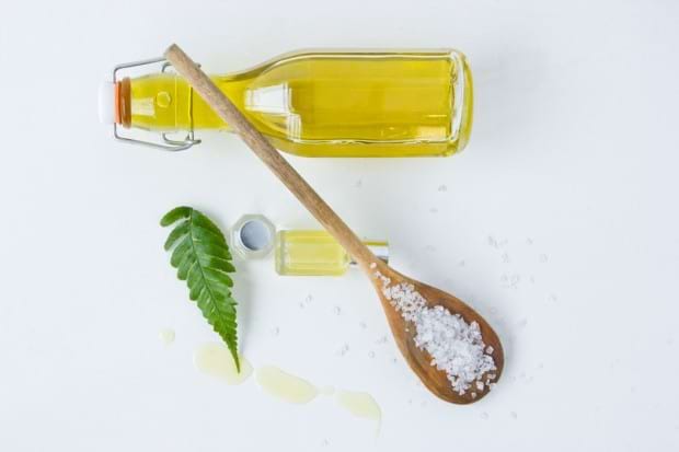 Fix yourself with nature: Lemon and lavender foot scrub