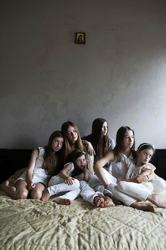 Reads: Sisters by Sophie Harris-Taylor